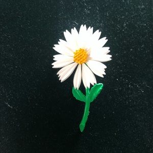 Brooch. Daisy .